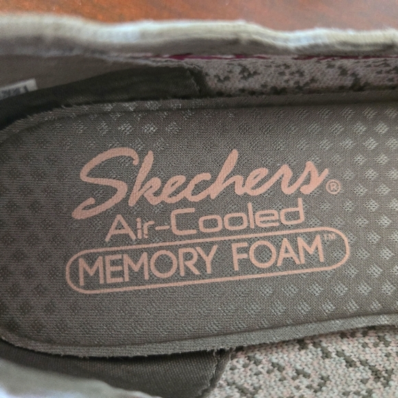 Skechers Flats - Picture 6 of 6